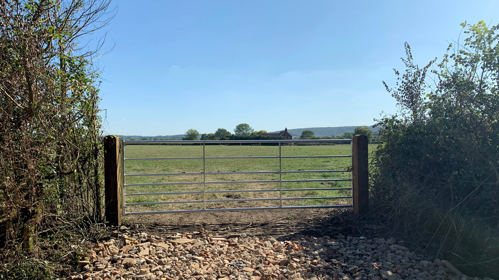 Land for sale in Puttenham, Tring access