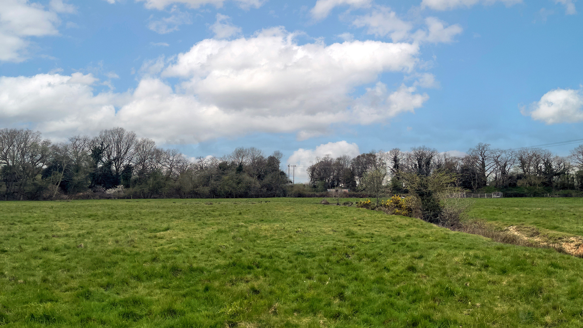Land for sale with road frontage in Ufton Nervet, Reading