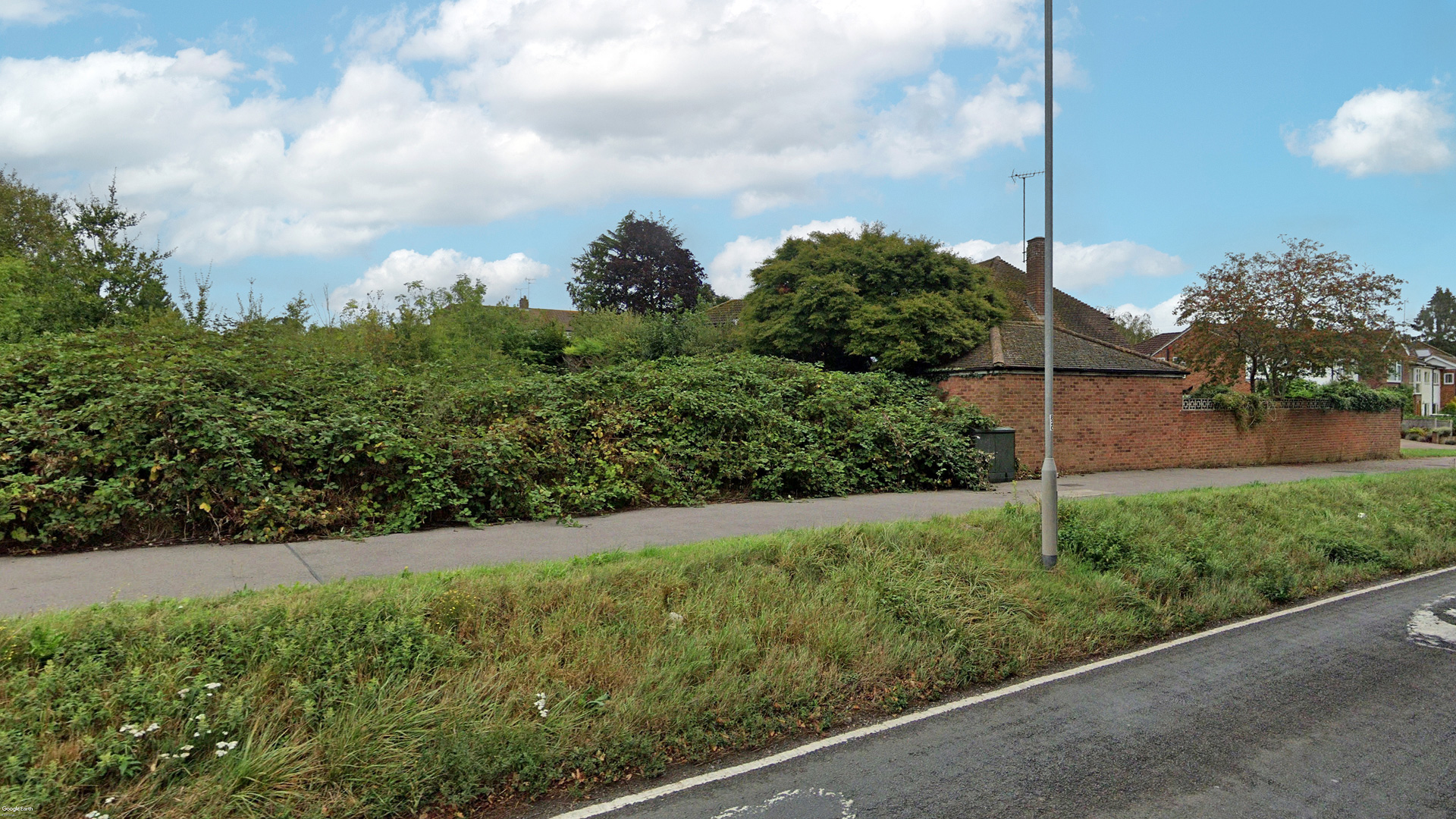 Land for sale between Wheathampstead & Harpenden on a residential road
